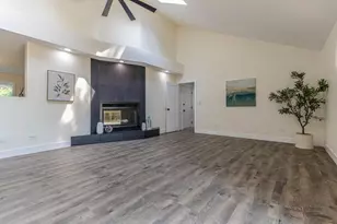 300 6th St, Wheeling, IL 60090 - Photo 10