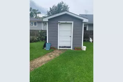 7040 W 82nd Street, Burbank, IL 60459 - Photo 2