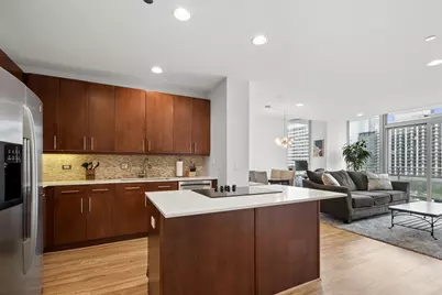 737 W Washington Boulevard #704, Chicago, IL 60661 - Photo 2