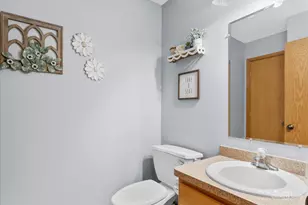 610 High Grove Dr, Minooka, IL 60447 - Photo 4