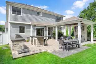 4517 Sherwood Ave, Downers Grove, IL 60515 - Photo 2
