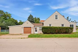 132 S Weston Ave, Elgin, IL 60123 - Photo 2
