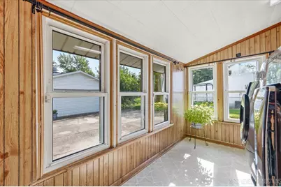 647 E Prairie Avenue, Lombard, IL 60148 - Photo 18