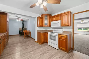 101 E 7th St, Sherrard, IL 61281 - Photo 10