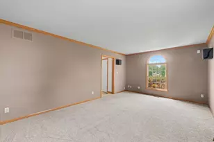 2918 Robeson Park Dr, Champaign, IL 61822 - Photo 8
