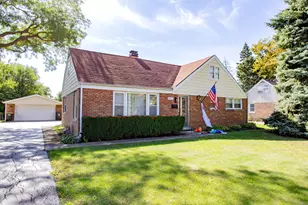 9627 Castello Ave, Melrose Park, IL 60164 - Photo 2