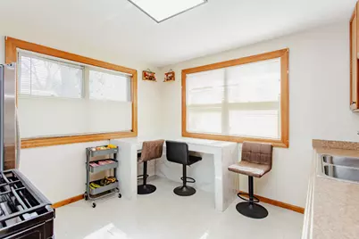 9627 Castello Avenue, Melrose Park, IL 60164 - Photo 10