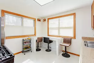 9627 Castello Ave, Melrose Park, IL 60164 - Photo 10