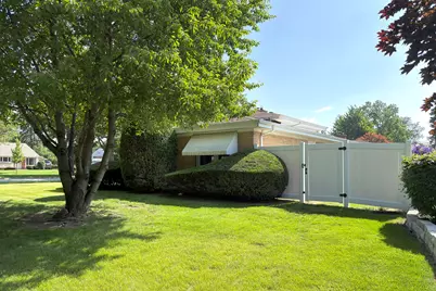 801 S See Gwun Avenue, Mount Prospect, IL 60056 - Photo 4