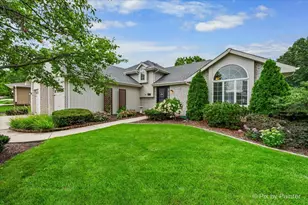 708 Ravinia Dr, Shorewood, IL 60404 - Photo 1