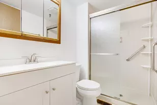 915 N York St, Elmhurst, IL 60126 - Photo 14
