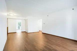 915 N York St, Elmhurst, IL 60126 - Photo 6