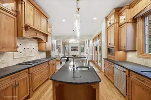 540 N Columbine Ave, Lombard, IL 60148 - Photo 18