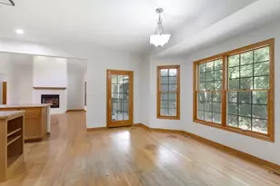 945 Kingston St, Wheaton, IL 60187 - Photo 12
