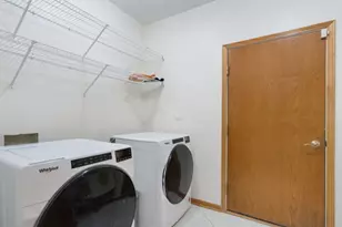 945 Kingston St, Wheaton, IL 60187 - Photo 20
