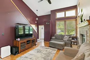 725 Tyler St, Genoa, IL 60135 - Photo 2