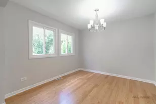227 E Lakeside Dr, Vernon Hills, IL 60061 - Photo 18