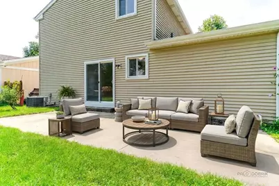 227 E Lakeside Drive, Vernon Hills, IL 60061 - Photo 38