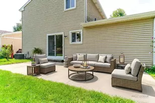 227 E Lakeside Dr, Vernon Hills, IL 60061 - Photo 38