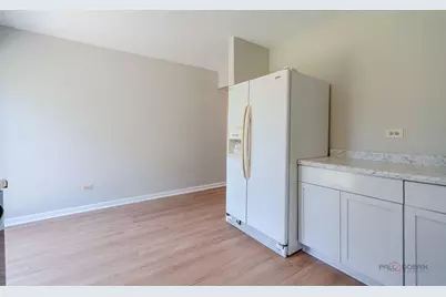 227 E Lakeside Drive, Vernon Hills, IL 60061 - Photo 26