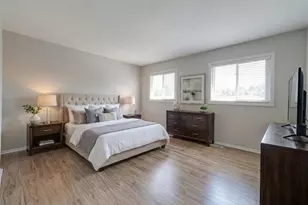 227 E Lakeside Dr, Vernon Hills, IL 60061 - Photo 8