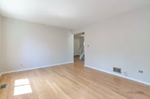227 E Lakeside Dr, Vernon Hills, IL 60061 - Photo 30
