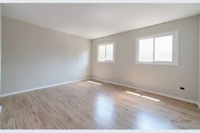 227 E Lakeside Drive, Vernon Hills, IL 60061 - Photo 32