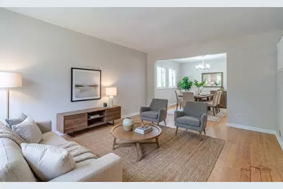 227 E Lakeside Drive, Vernon Hills, IL 60061 - Photo 2