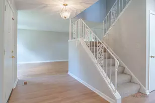 227 E Lakeside Dr, Vernon Hills, IL 60061 - Photo 12