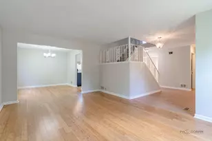 227 E Lakeside Dr, Vernon Hills, IL 60061 - Photo 16