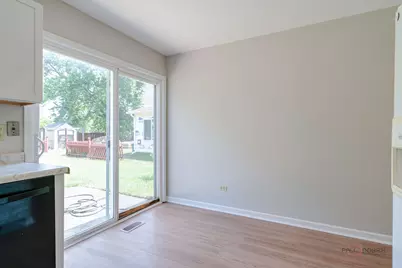 227 E Lakeside Drive, Vernon Hills, IL 60061 - Photo 24