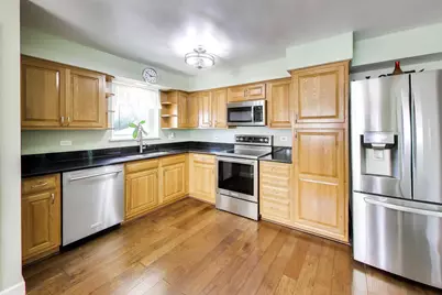 10629 Preston Street, Westchester, IL 60154 - Photo 8
