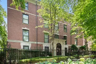 3030 N Lake Shore Dr, Chicago, IL 60657 - Photo 1
