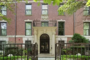 3030 N Lake Shore Dr, Chicago, IL 60657 - Photo 2