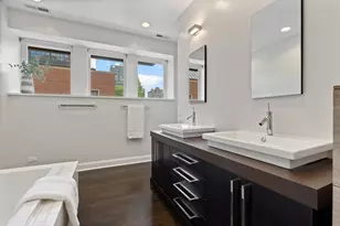 3030 N Lake Shore Dr, Chicago, IL 60657 - Photo 24