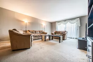 700 Wellington Ave, Elk Grove Village, IL 60007 - Photo 6