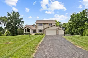 1360 Infanta Ct, Woodstock, IL 60098 - Photo 2
