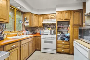 6581 Happy Acres Rd, Rockford, IL 61101 - Photo 6