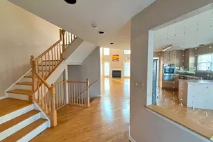 991 Sweetflower Dr, Hoffman Estates, IL 60169 - Photo 2