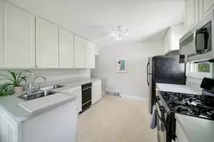 707 Glenshire Rd, Glenview, IL 60025 - Photo 10
