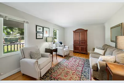 707 Glenshire Road, Glenview, IL 60025 - Photo 8