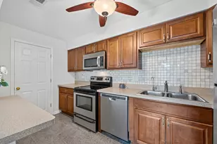 715 W Central Rd, Mount Prospect, IL 60056 - Photo 8