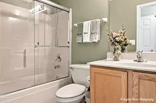 2100 Braeburn Dr, Wauconda, IL 60084 - Photo 12