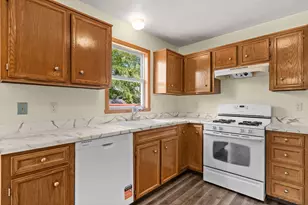 5532 Danburry Dr, Rockford, IL 61109 - Photo 8