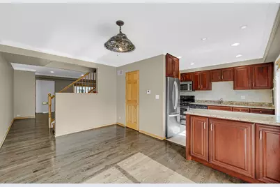 662 Carriage Hill Drive, Glenview, IL 60025 - Photo 12