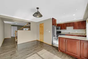 662 Carriage Hill Dr, Glenview, IL 60025 - Photo 12