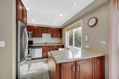 662 Carriage Hill Drive, Glenview, IL 60025 - Photo 14