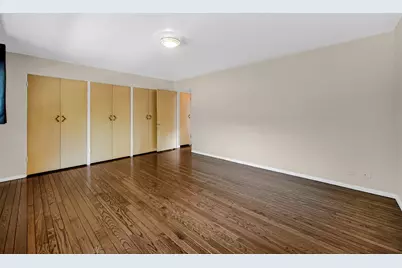 662 Carriage Hill Drive, Glenview, IL 60025 - Photo 22