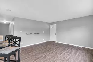 2402 W Kirby Ave, Champaign, IL 61821 - Photo 6
