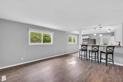 2402 W Kirby Avenue, Champaign, IL 61821 - Photo 4